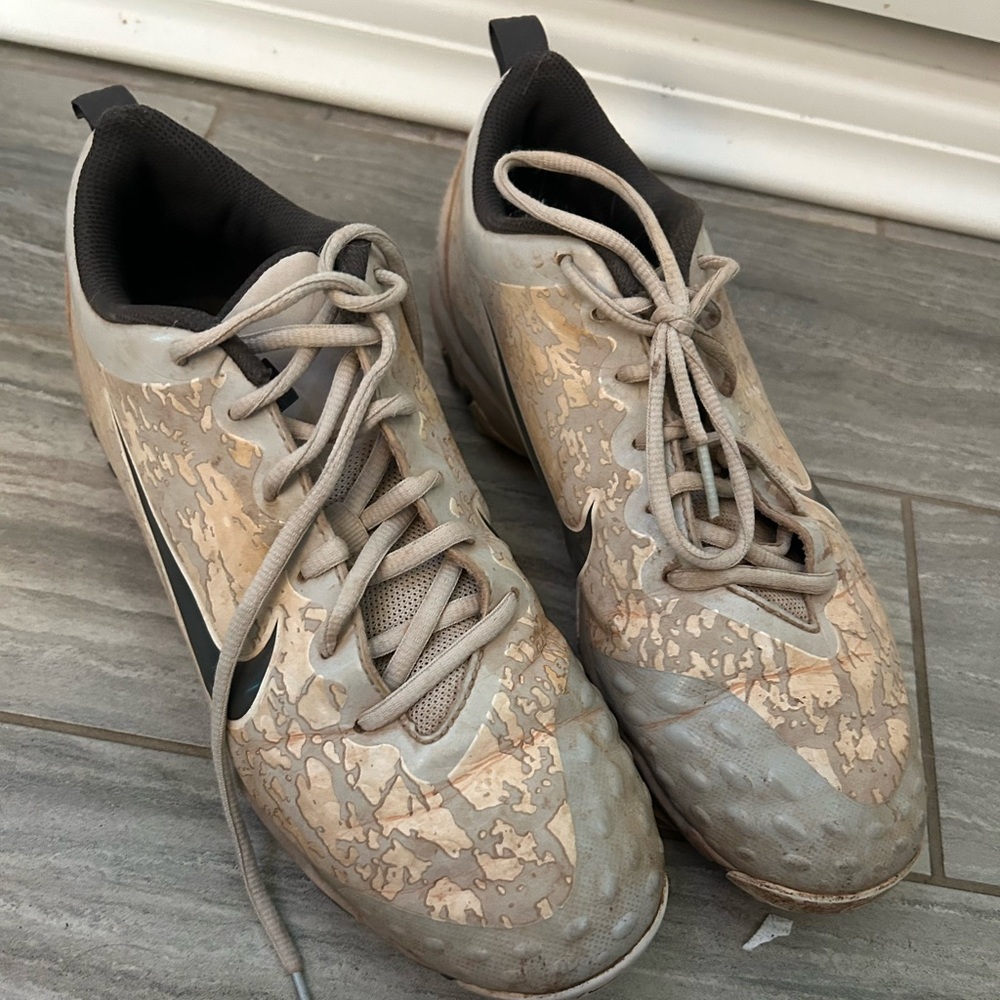 Nike Gray Softball Cleats